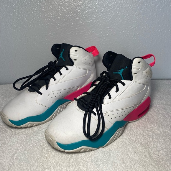 Nike Air Jordans White and Pink Sneakers Retro Design- size 5Y - Picture 6 of 9